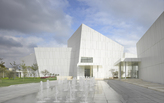 Richard Meier & Partners Completes First Project in China