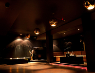 R-Lounge