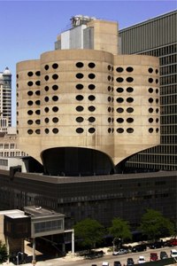 The old Prentice Women’s Hospital by Bertrand Goldberg. (Photo: Umbugbene/Wikipedia)