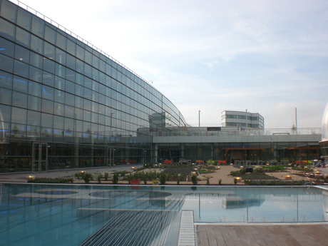 COMMERCIAL AND SPA IN NEYDENS (FRANCE)