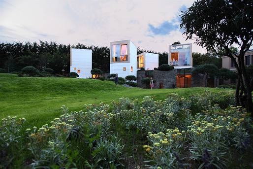 Maison L by Christian Pottgiesser - architecturespossibles (Photo: George Dupin)