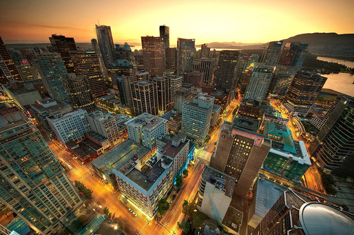 View of downtown Vancouver from the Lookout Tower at Harbour Centre (Photo: Wikimedia, MagnusL3D)