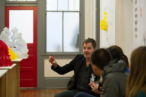 Mike McKay and students discussing system models (Photo: Magnus Lindqvist)