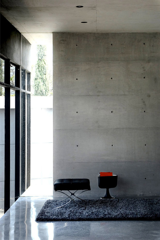 Showroom Ofimodul in Monterrey, Mexico by stación-ARquitectura + Armando Cantú (Photo: Eduardo Hernández)