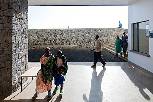 Outpatient waiting area. (Photo: Iwan Baan)