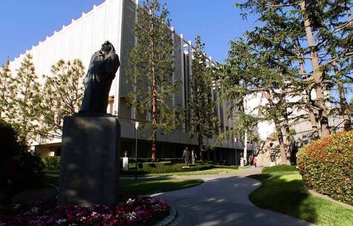 The Ahmanson would be one of the LACMA structures up for demolition under a $650-million plan for a new building by Pritzker winner Peter Zumthor. (Gina Ferazzi, Los Angeles Times / May 3, 2001)