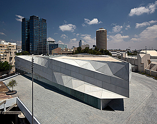 Herta and Paul Amir Building at the Tel Aviv Museum of Art by Preston Scott Cohen, Inc., with photographs by Amit Geron