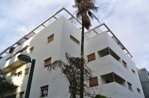 No. 9 Gordon St. is often cited as one of the city's best examples of Bauhaus, praised for its wooden shutters and rooftop pergola. (Photo: JoAnn Greco)