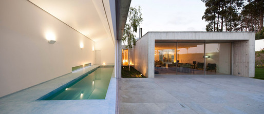 Exterior (Photo: Nelson Garrido)
