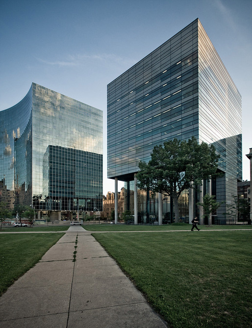 Leslie L. Dan Pharmacy Building by Foster + Partners, University of Toronto, Toronto, ON © Sam Javanrouh