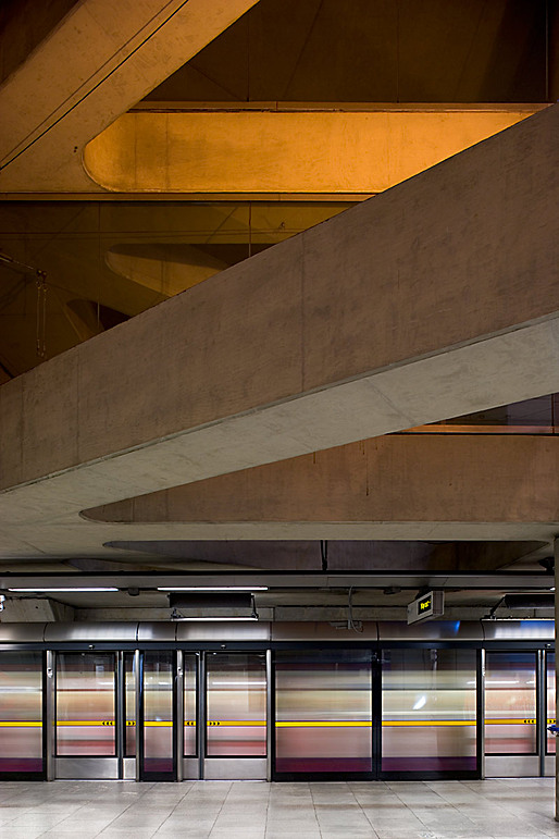 Bermondsey underground station by Ian Ritchie Architects, London.