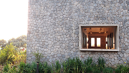 Large unglazed window in outpatient area. (Photo courtesy of MASS Design Group)