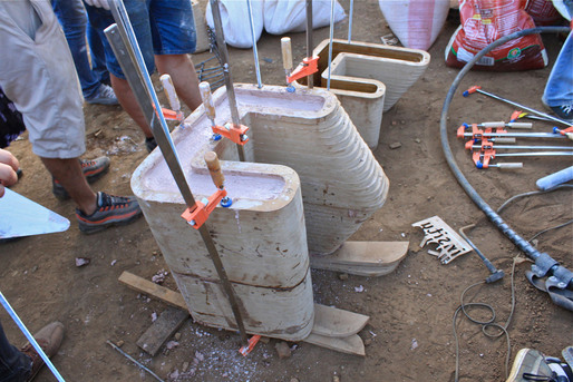 Blokcad Lab mixture being cast