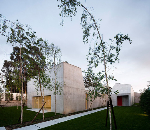 Exterior (Photo: Nelson Garrido)