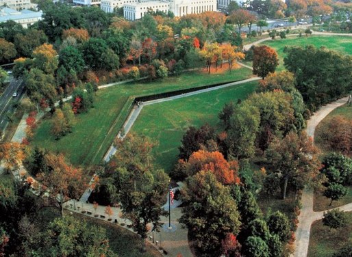 Vietnam Veterans Memorial © MAYA LIN STUDIO INC.:THE PACE GALLERY:PHOTOGRAPH BY TERRY ADAMS, 