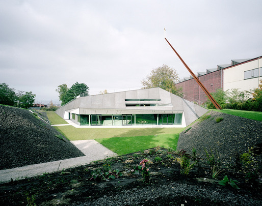 Exterior view (Photo: David Schreyer)