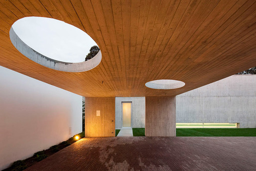 Exterior (Photo: Nelson Garrido)