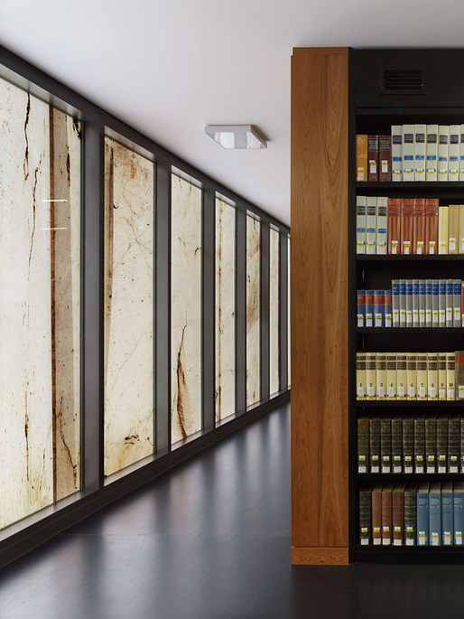Library shelves and view of the facade from inside (Photo: Stefan Müller)