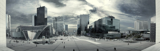 La Défense bleu! (Paris 2011) © Simon Gardiner
