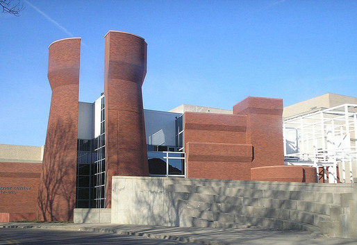Wexner Center, Whisper Wall at the apex of the Oval