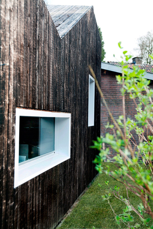 Exterior view from garden (Photo: Ossip van Duivenbode)