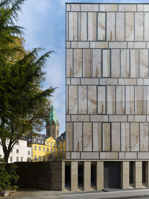 Detail of facade overlooking Klemensborn (Photo: Stefan Müller)