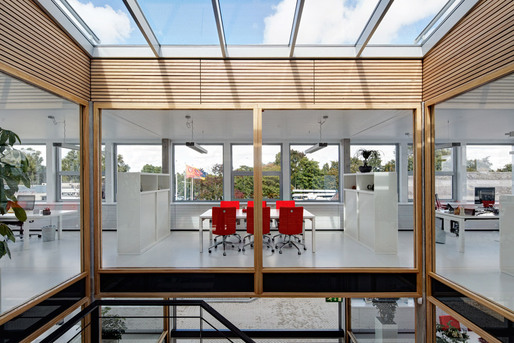 Qualm HQ in Rozenburg, the Netherlands by Studio Sputnik, photo: René de Wit