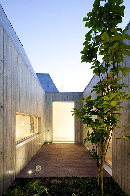 Exterior (Photo: Nelson Garrido)
