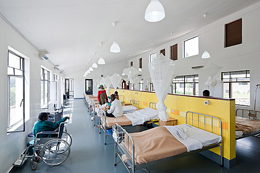 Women’s ward. (Photo: Iwan Baan)
