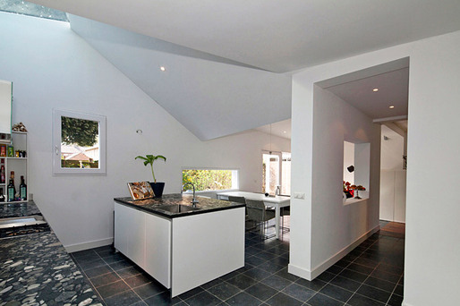 Interior, kitchen (Photo: Ossip van Duivenbode)