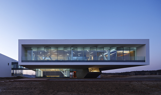 Huludao Beach Exhibit Center