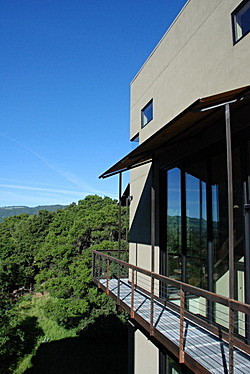 Balcony walkway