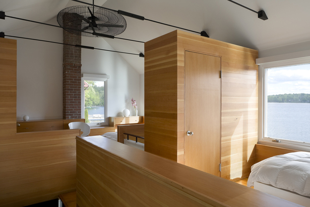 CONNECTICUT LAKE COTTAGE – Sleeping lofts