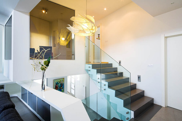 internal stair leading up to bedroom level