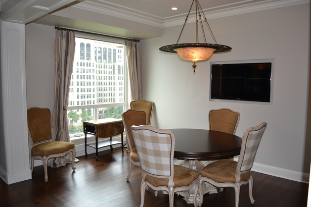 Breakfast Room