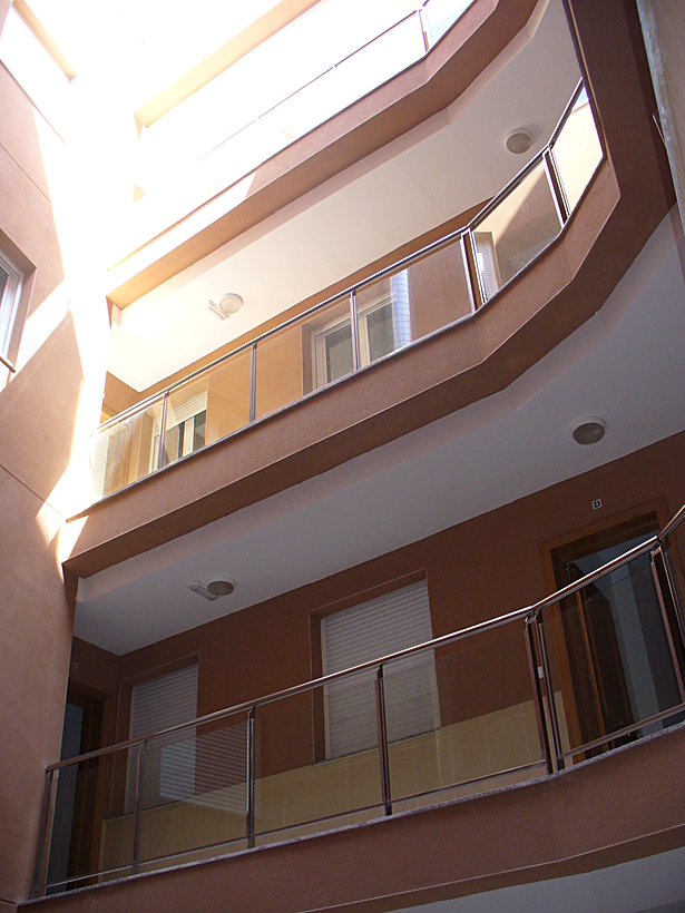 20 apartments building