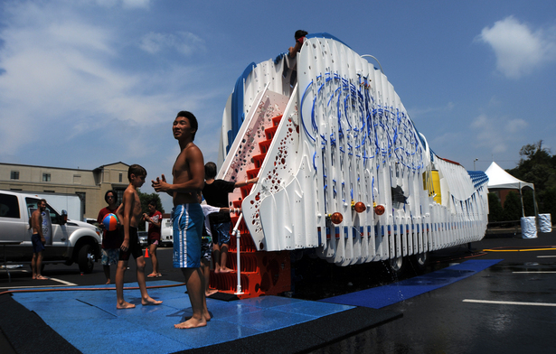 Back and educational side view of the PURIFLUME in operation. 