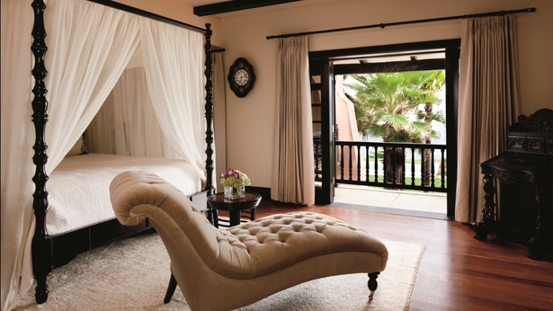 Su Casa East Room