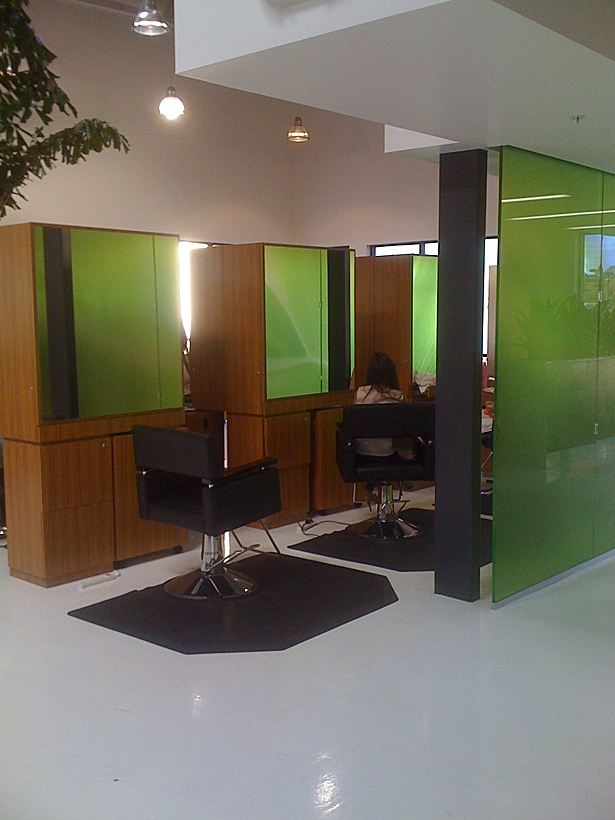 Salon stations