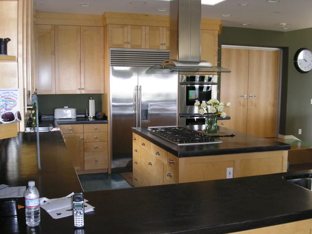 Kitchen (play room access on right)