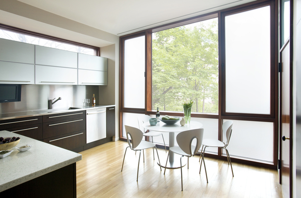 Kitchen Sitting Space in summer