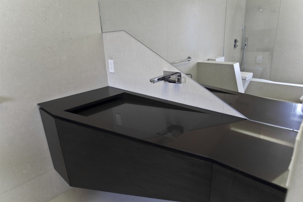 Custom designed cabintery and integrated sink (photo: Arshia Mahmoodi)