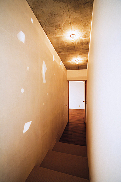 hallway to bedroom