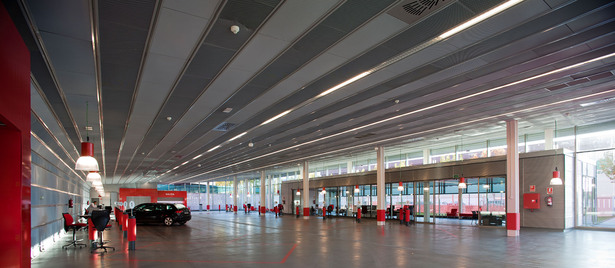 Centro de servicio del automóvil. Madrid