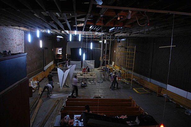 full show / installation