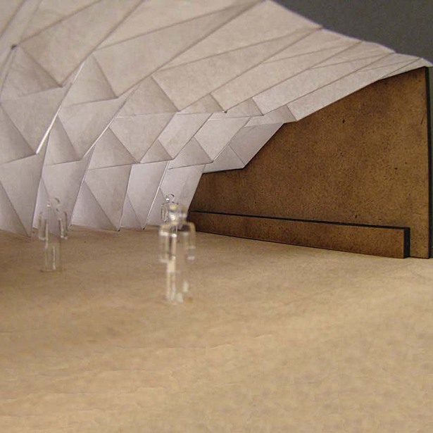 Testig the sturcture, a dynamic model of the dam's folding system.