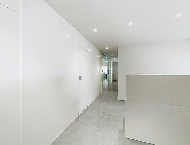 AQSO arquitectos office. Zurbaran clinic