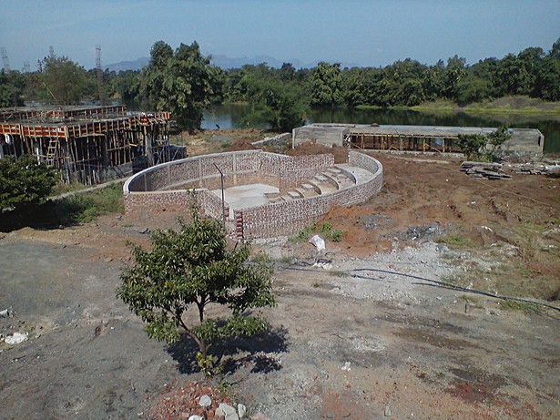 Amphie Theatre and Deck behind