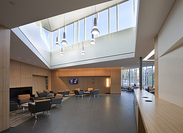 At the second waiting area at the Atrium one’s gaze is channeled upward and inward instead of outward over the campus