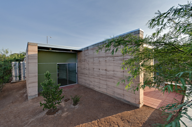 finished backyard (photography by Liam Frederick)